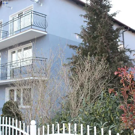 Ugeni, 3 Pokojowy Apartman *