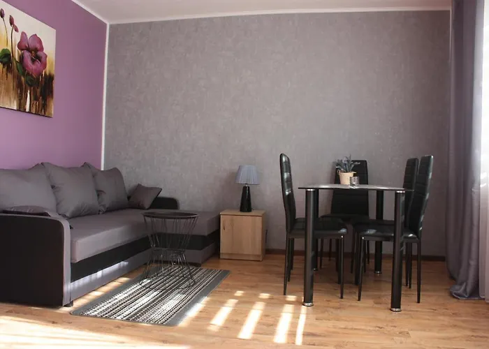 Ugeni, 3 Pokojowy Apartment